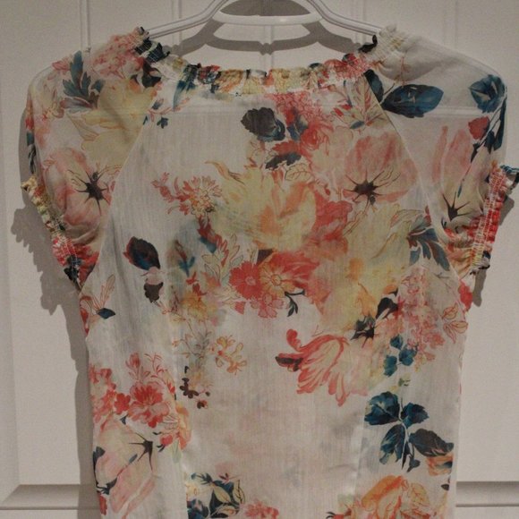 3/$30 🏷 Smart Set Floral Blouse Size XS - Picture 2 of 6